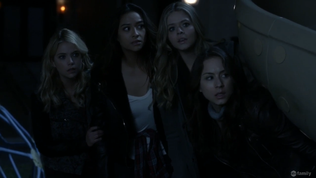The liars hiding from the popo|Pretty Little Liars EscApe From New York